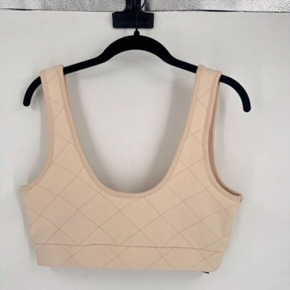 NWT Mono B Quilted Style Cream Cropped Sports Bra Tank Top Medium - Picture 2 of 10